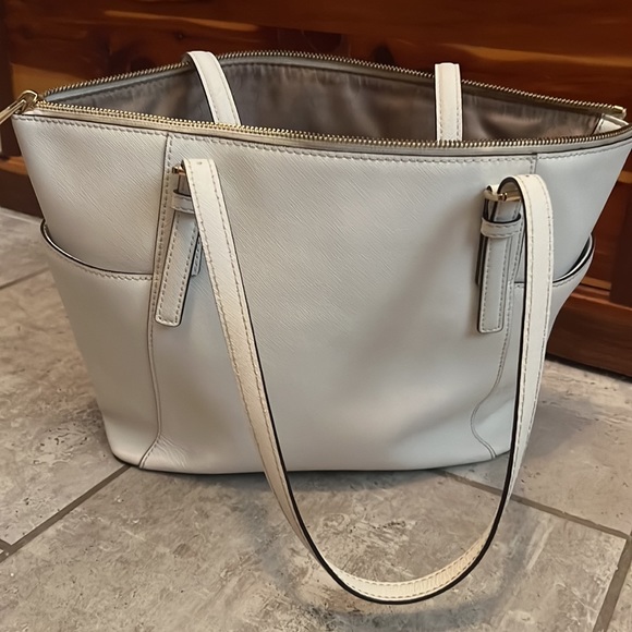 Michael Kors Jet Set Purse - White - Picture 2 of 5